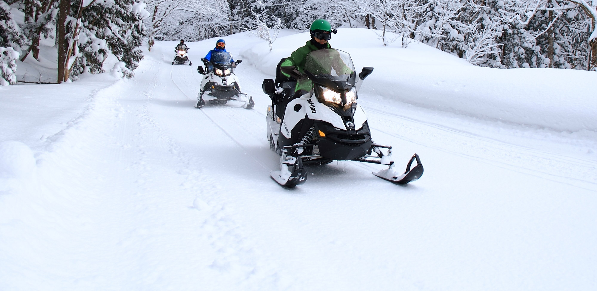 雪番長 スノーモービルツアーズ Snowmobile Tours 上越妙高 Japow Yukibancho